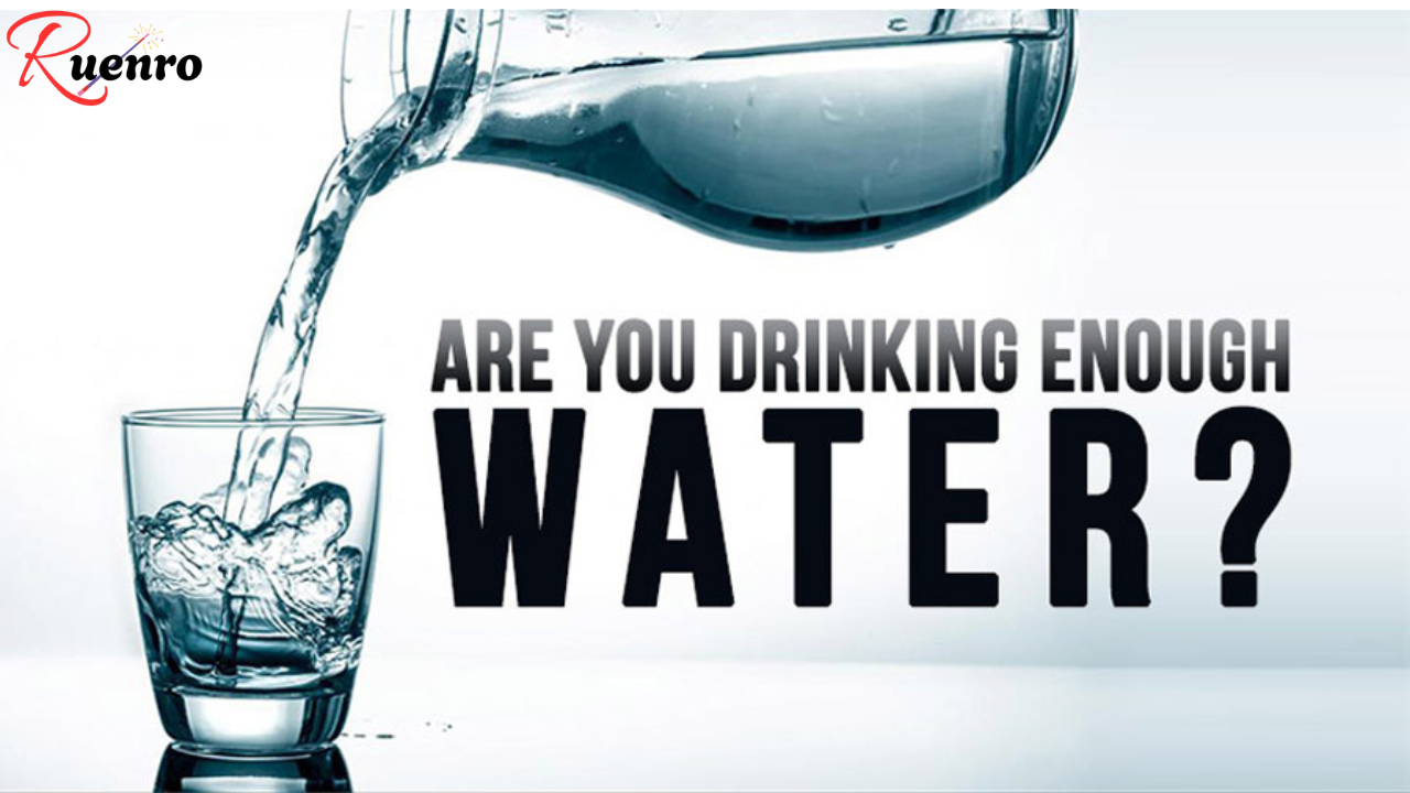 10 Signs That You Don’t Drink Enough Water